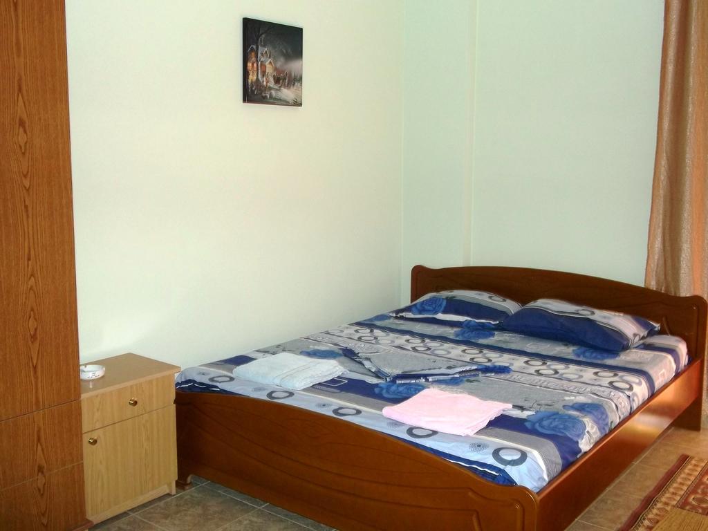 Tani'S Guesthouse คซามิล ภายนอก รูปภาพ