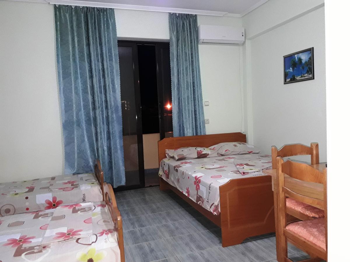 Tani'S Guesthouse คซามิล ภายนอก รูปภาพ
